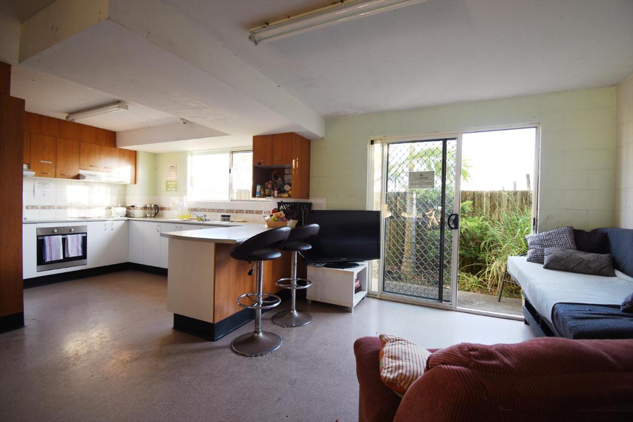 Caloundra Backpackers Hostel Exterior photo